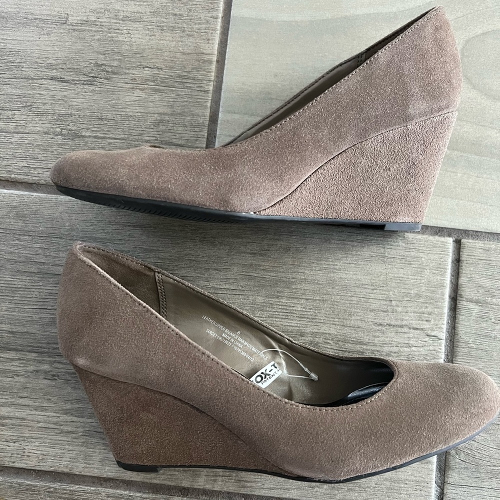 Merona Suede Wedges size 8